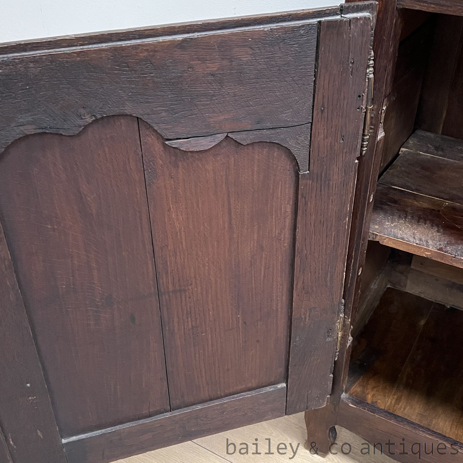 Antique French Rustic Farmhouse Buffet Sideboard Oak c1870 - B027   detail 11