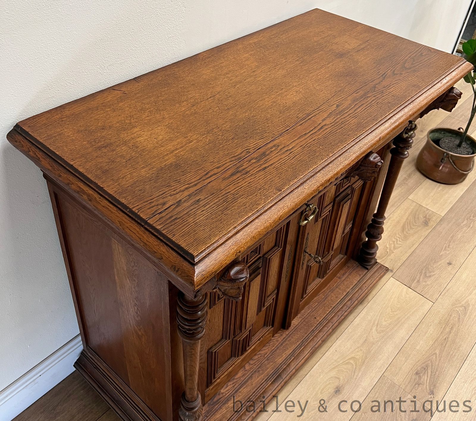 Antique French Buffet Sideboard Console Oak Renaissance Style - B123   detail 08