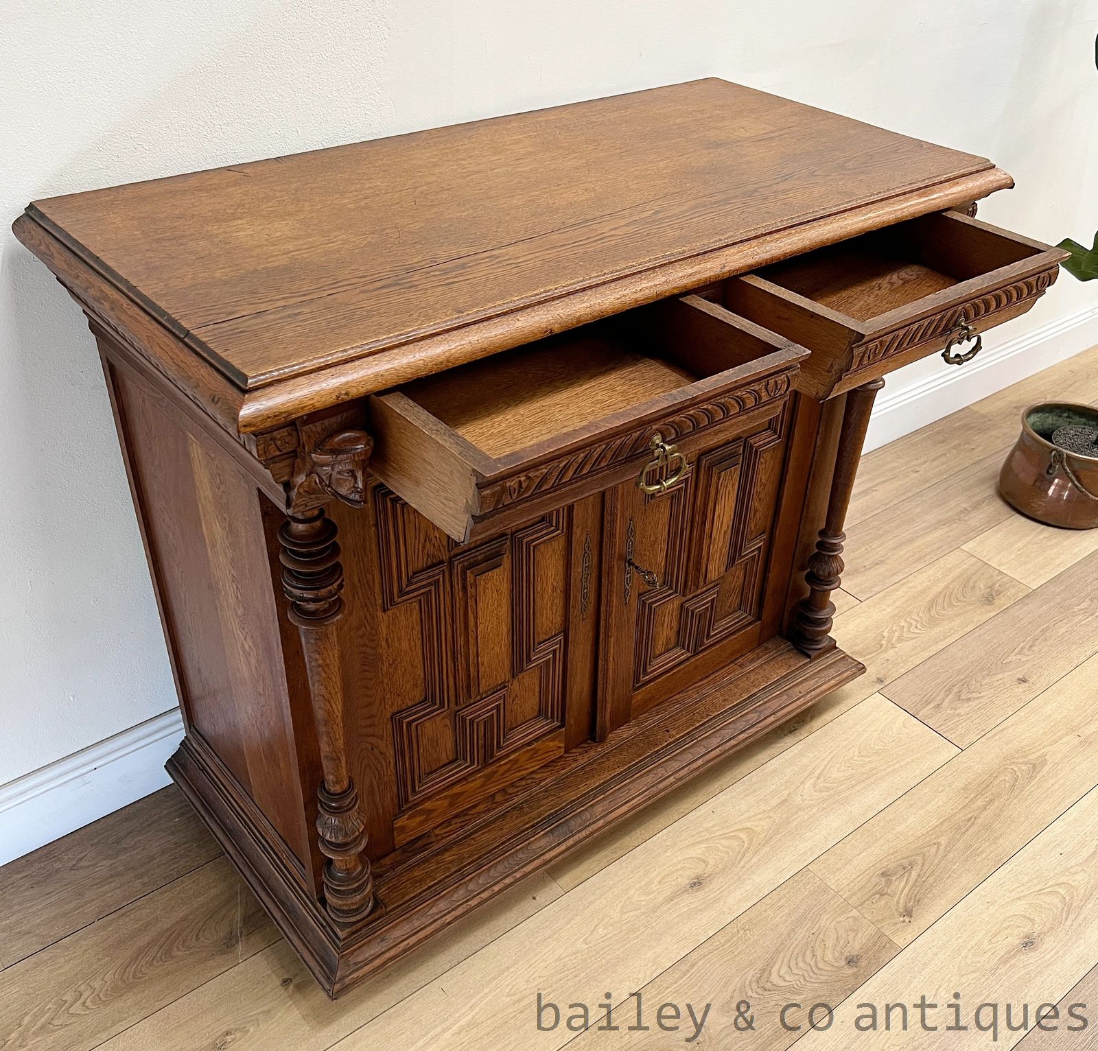Antique French Buffet Sideboard Console Oak Renaissance Style - B123   detail 10