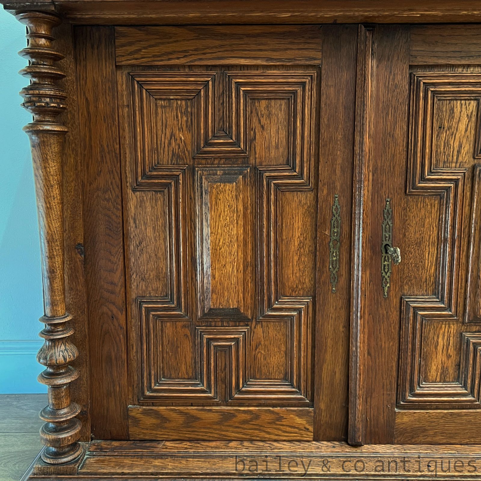 Antique French Buffet Sideboard Console Oak Renaissance Style - B123   detail 13