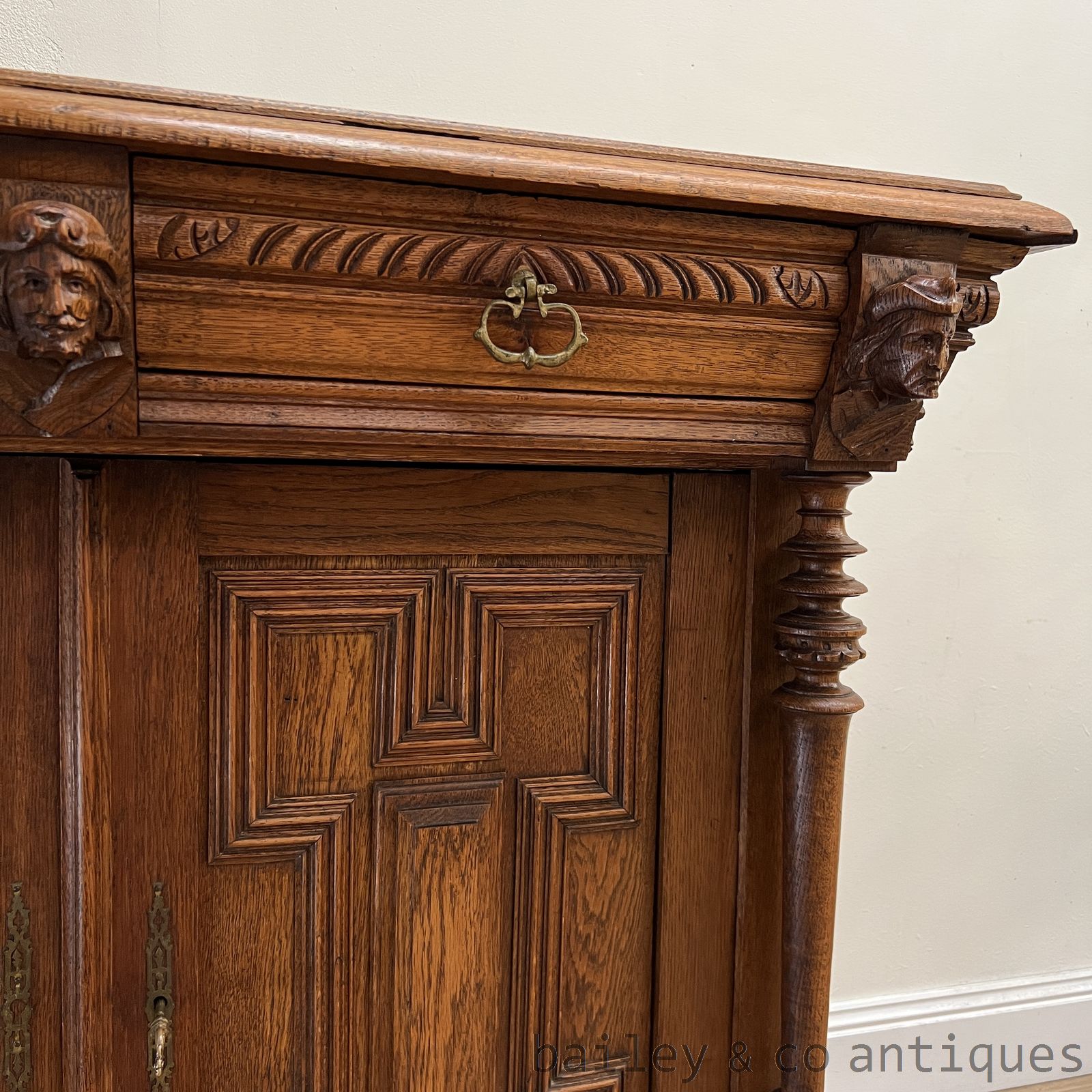 Antique French Buffet Sideboard Console Oak Renaissance Style - B123   detail 15