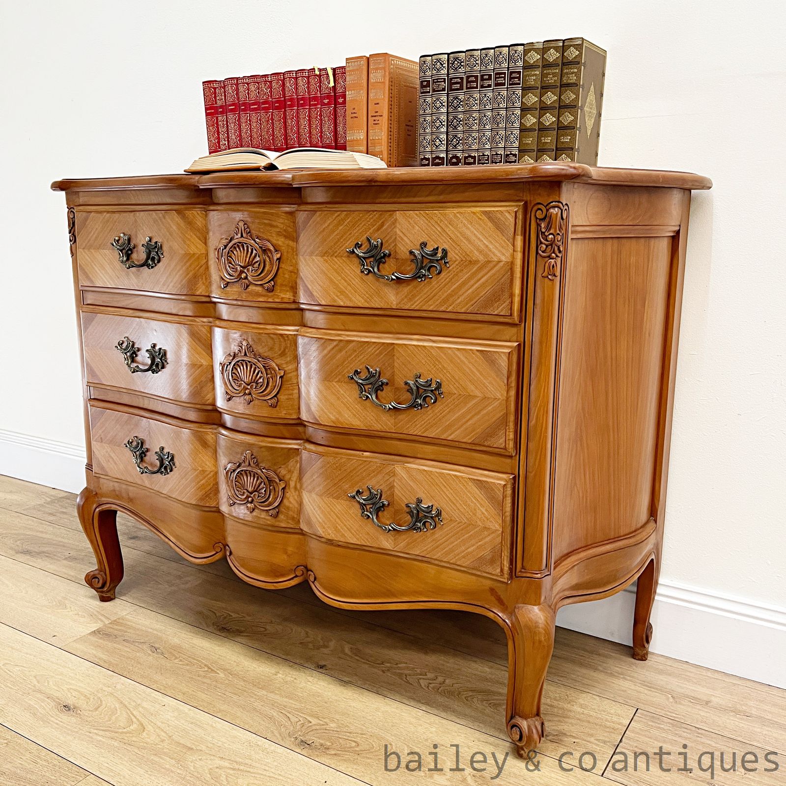 Antique French Chest of Drawers Commode Walnut Louis Style - B232   detail 04