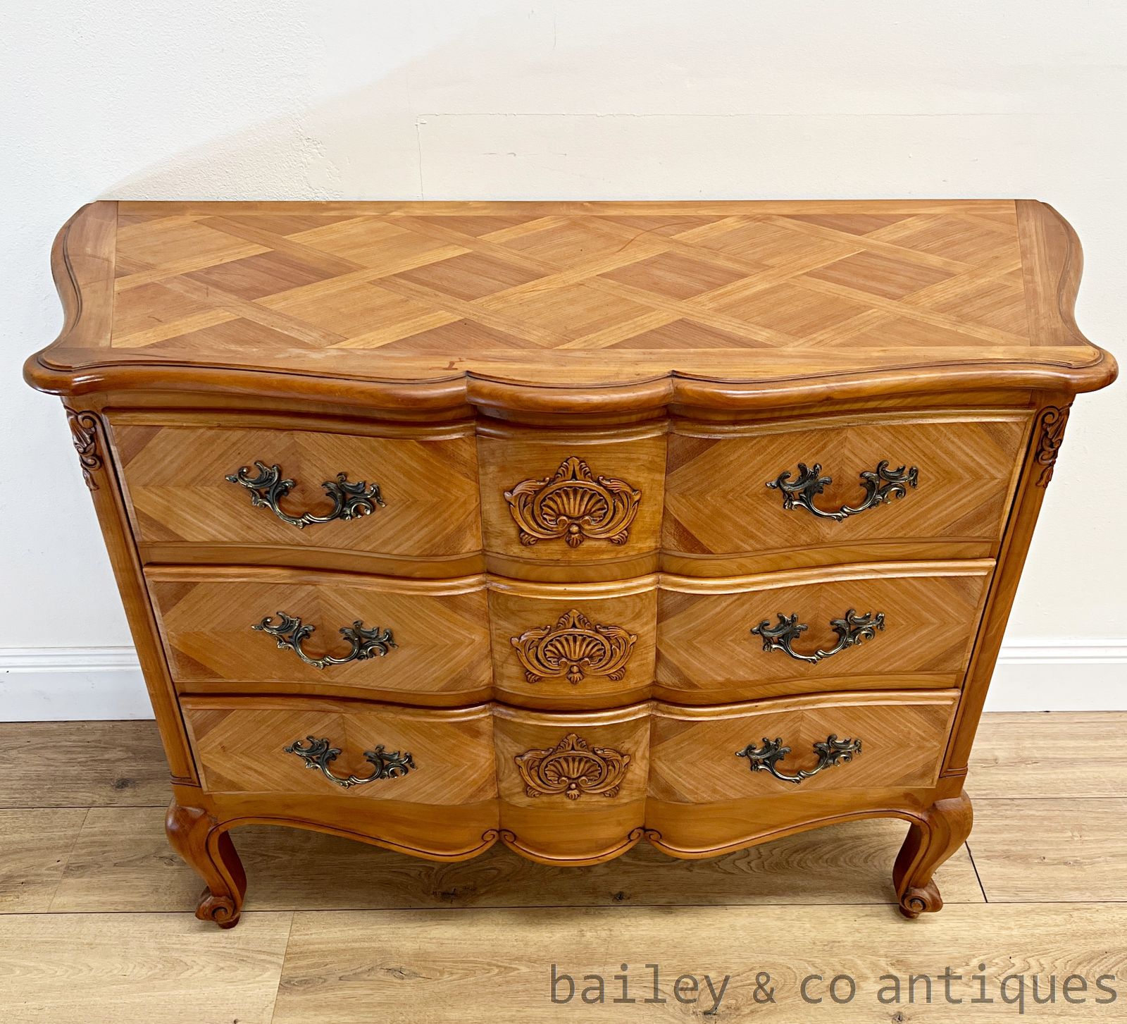 Antique French Chest of Drawers Commode Walnut Louis Style - B232   detail 05