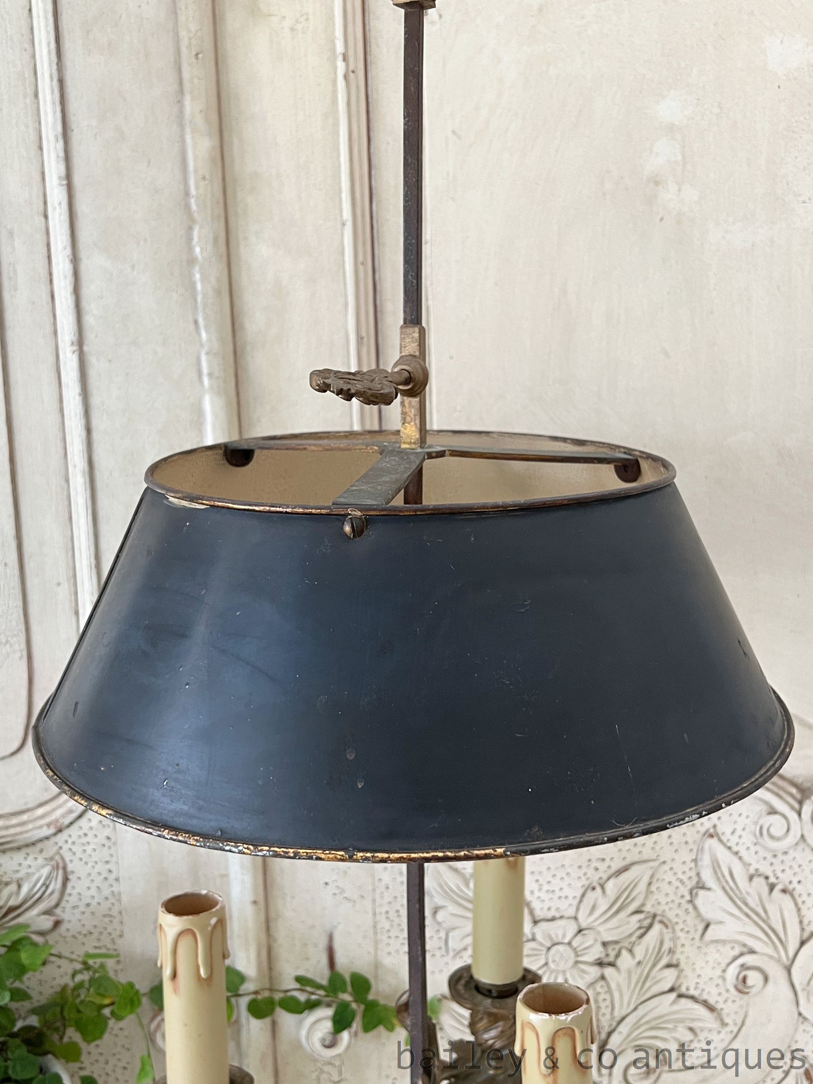 Antique French Parisian Bouillotte Table Lamp Ornate Louis Style - FR515   detail 10