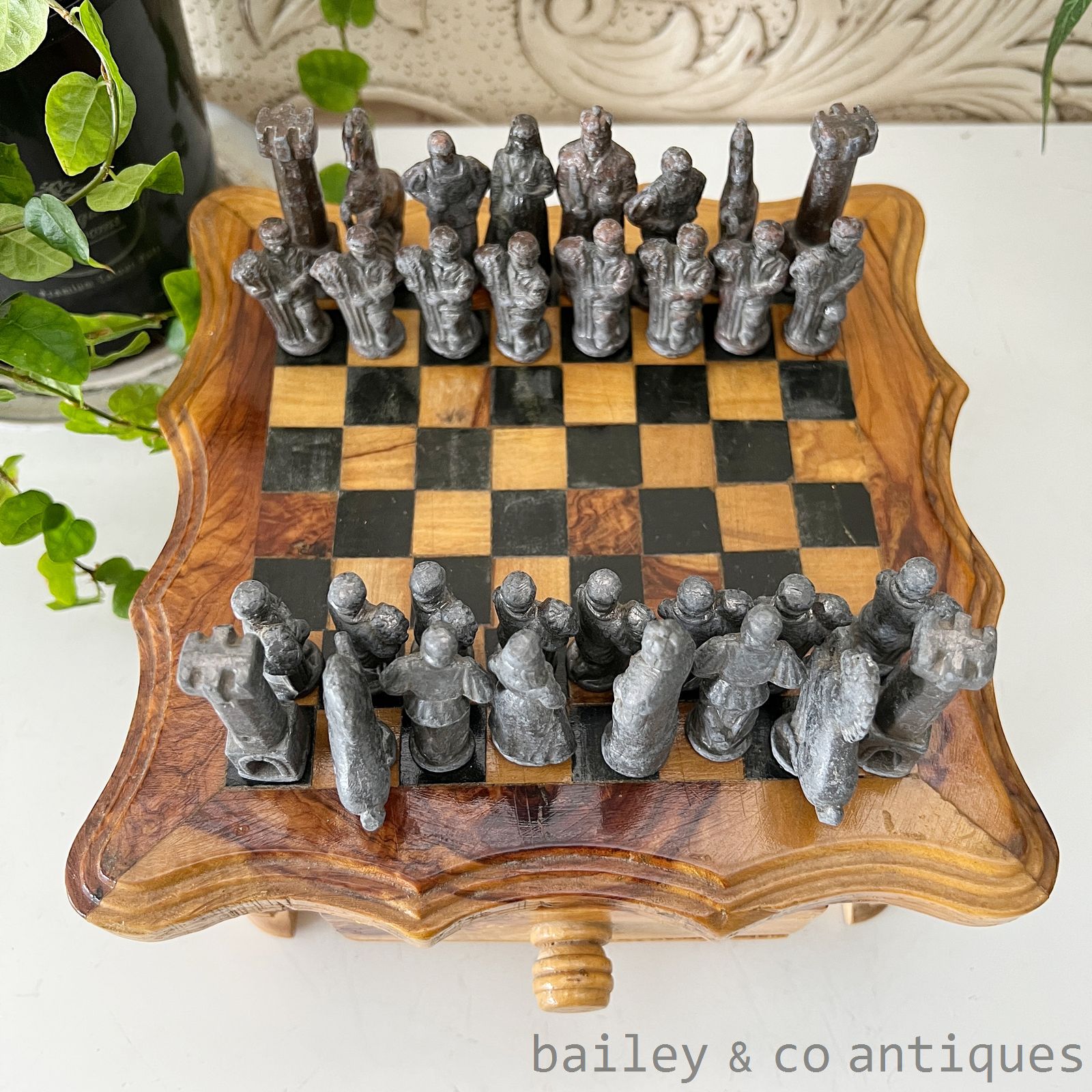 Vintage French Chess Set Lead Men Dainty Boxed Board - FR572   detail 05