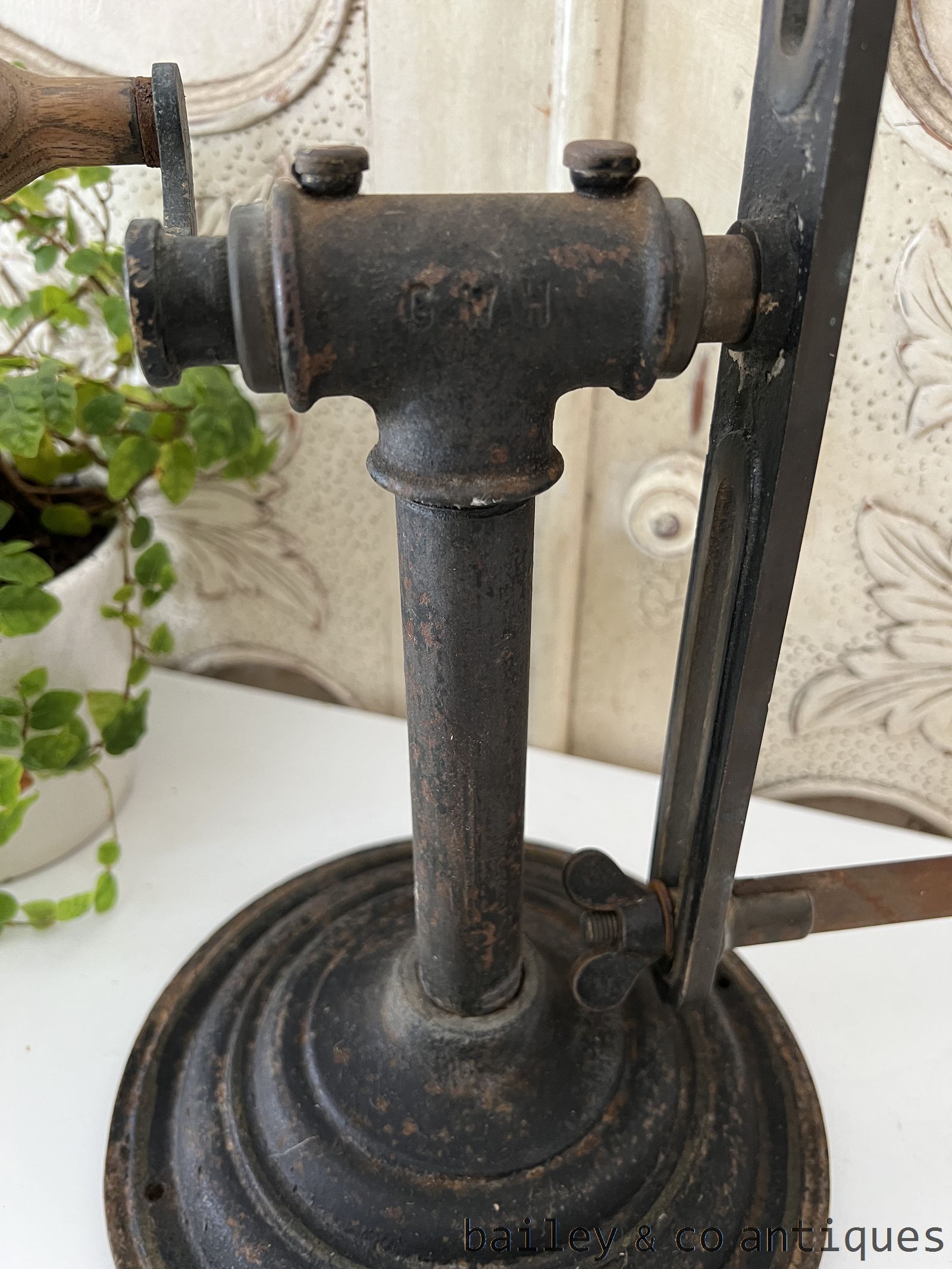 Antique French Yarn Wool Cotton Winder Cast Iron - FR656   detail 08
