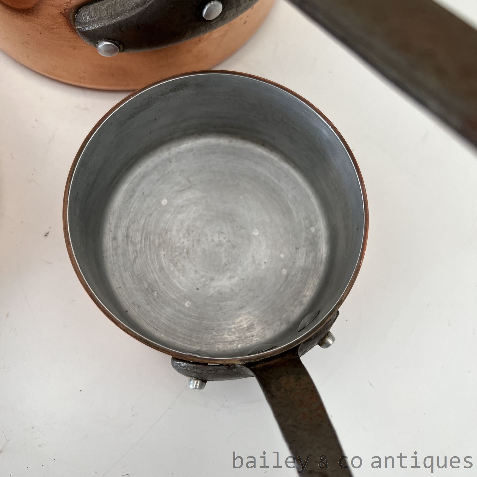 Vintage French Copper Saucepans Set 5 Iron Handles Heavy - FR720   detail 08