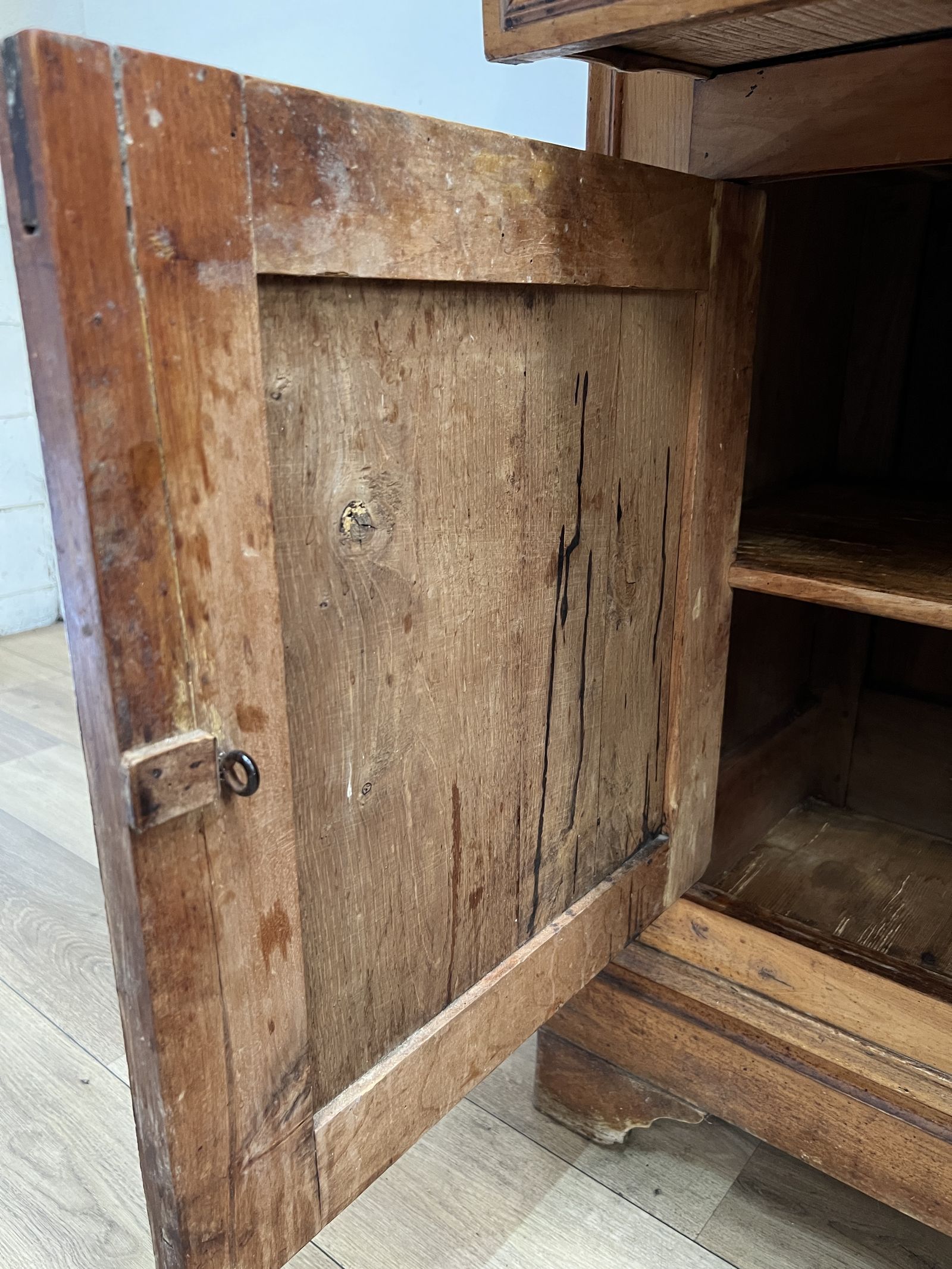 Antique French Kitchen Dresser or Bookcase c1870 - FRP005   detail 10
