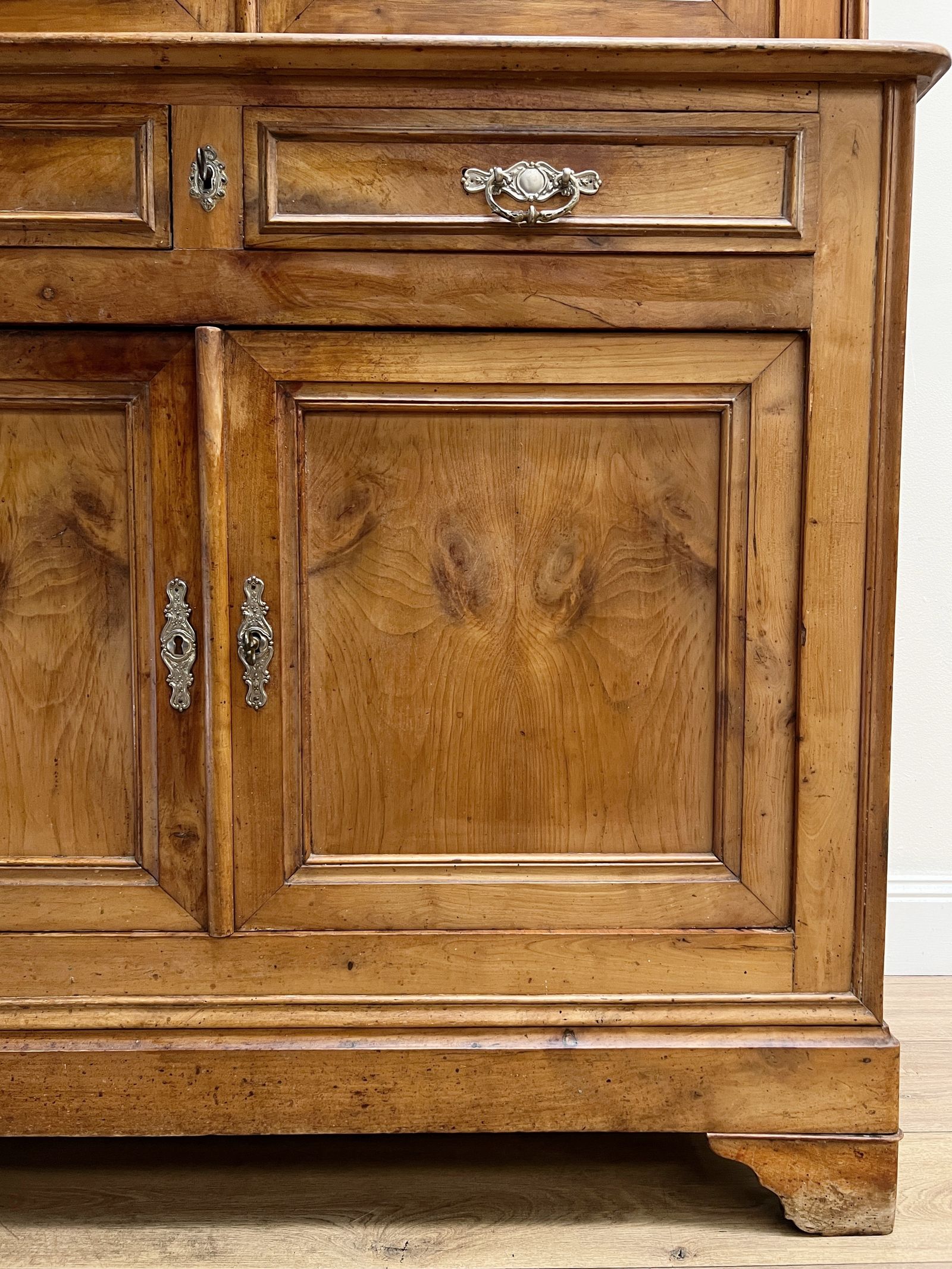 Antique French Kitchen Dresser or Bookcase c1870 - FRP005   detail 18